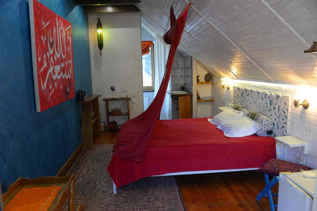 Romantic Guest House Kamjanets-Podilskyj Exteriör bild
